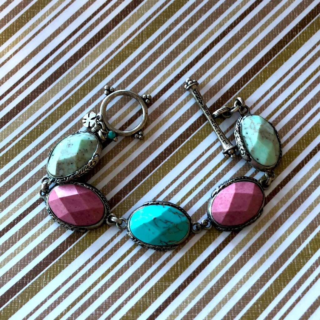 Lucky Brand Beautiful Silver Tone And Stone Bracelet 19$